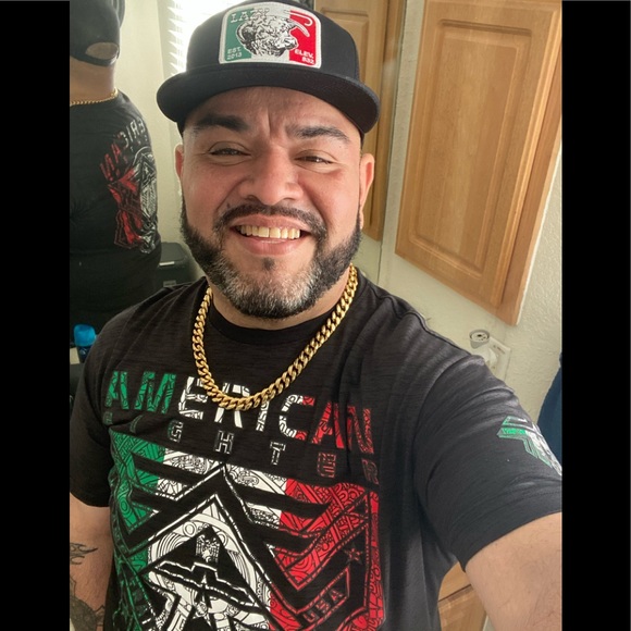 Meet your Posher, Alex - Picture 2 of 2